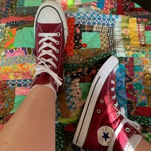burgundy converse (NEVER WORN)